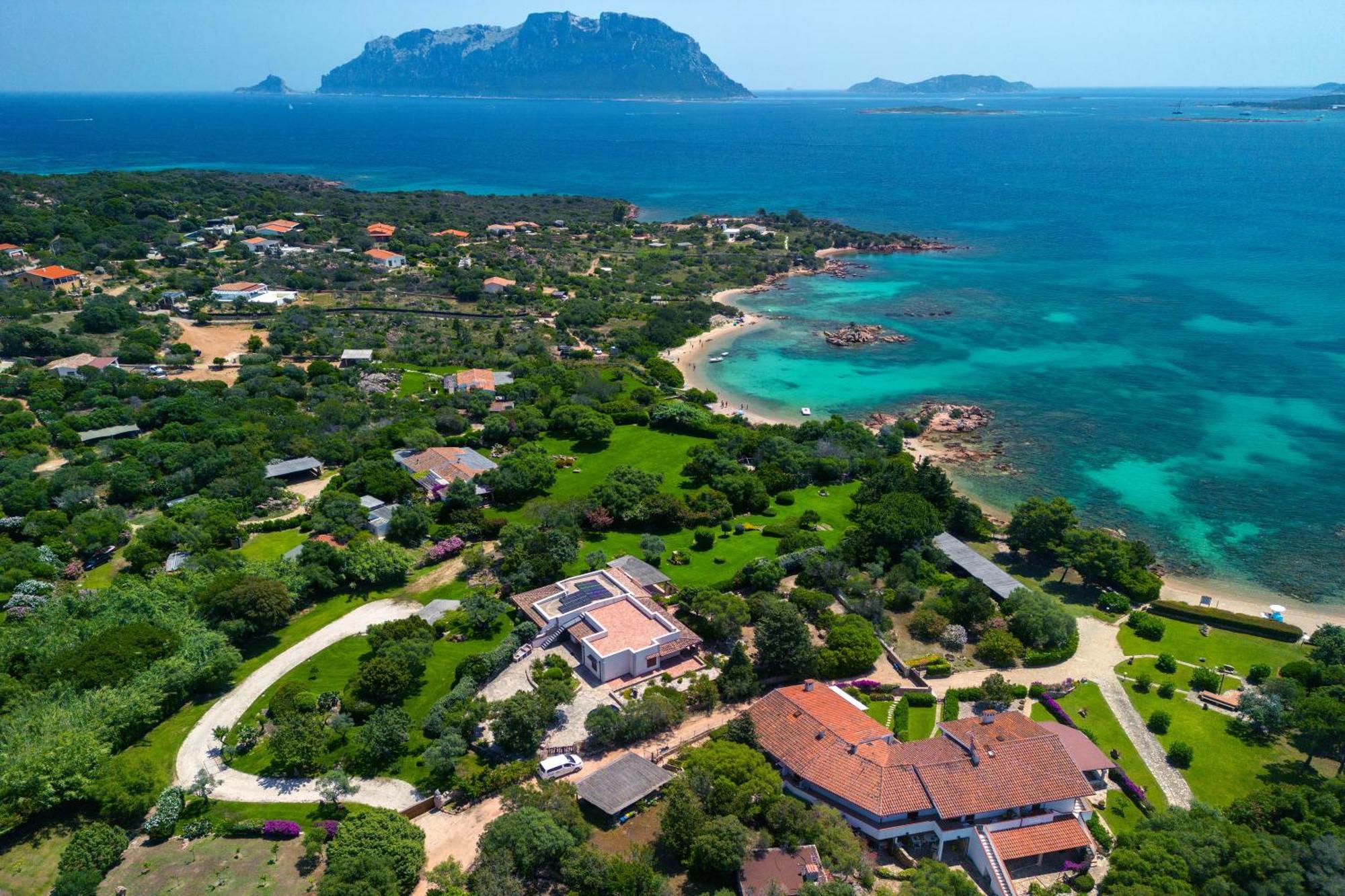 Baia Dorata Beach Apartment Porto Istana Exterior foto
