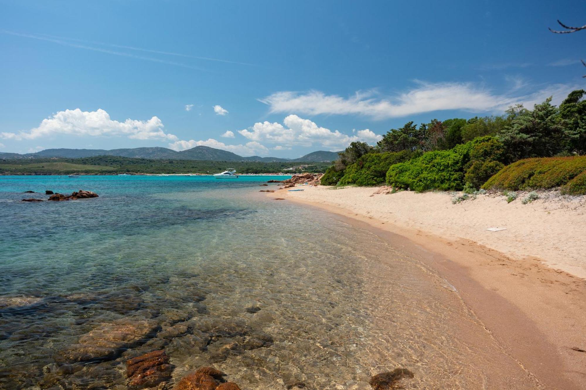 Baia Dorata Beach Apartment Porto Istana Exterior foto